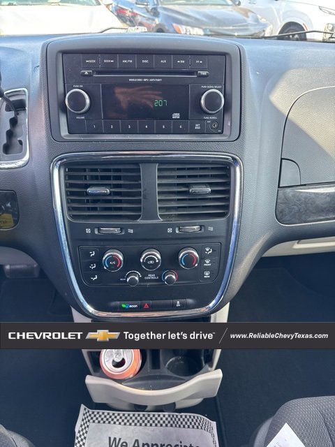 Used 2018 Dodge Grand Caravan SE w/ UConnect Hands-Free Group image 27