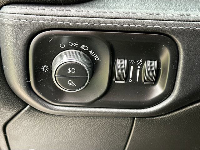 Used 2019 RAM 3500 Limited image 11