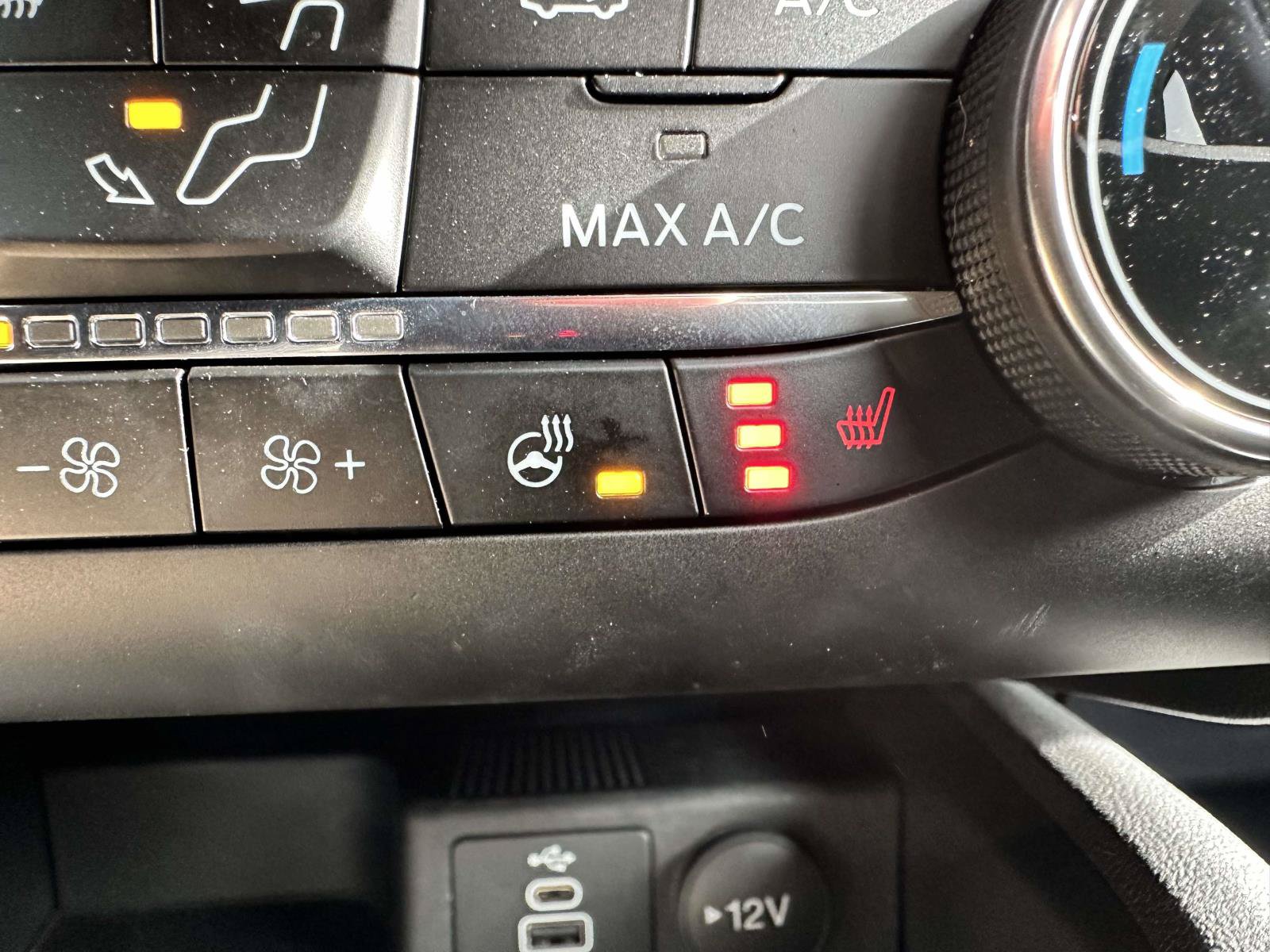 Used 2025 Ford Escape Active w/ Cold Weather Package FWD image 25