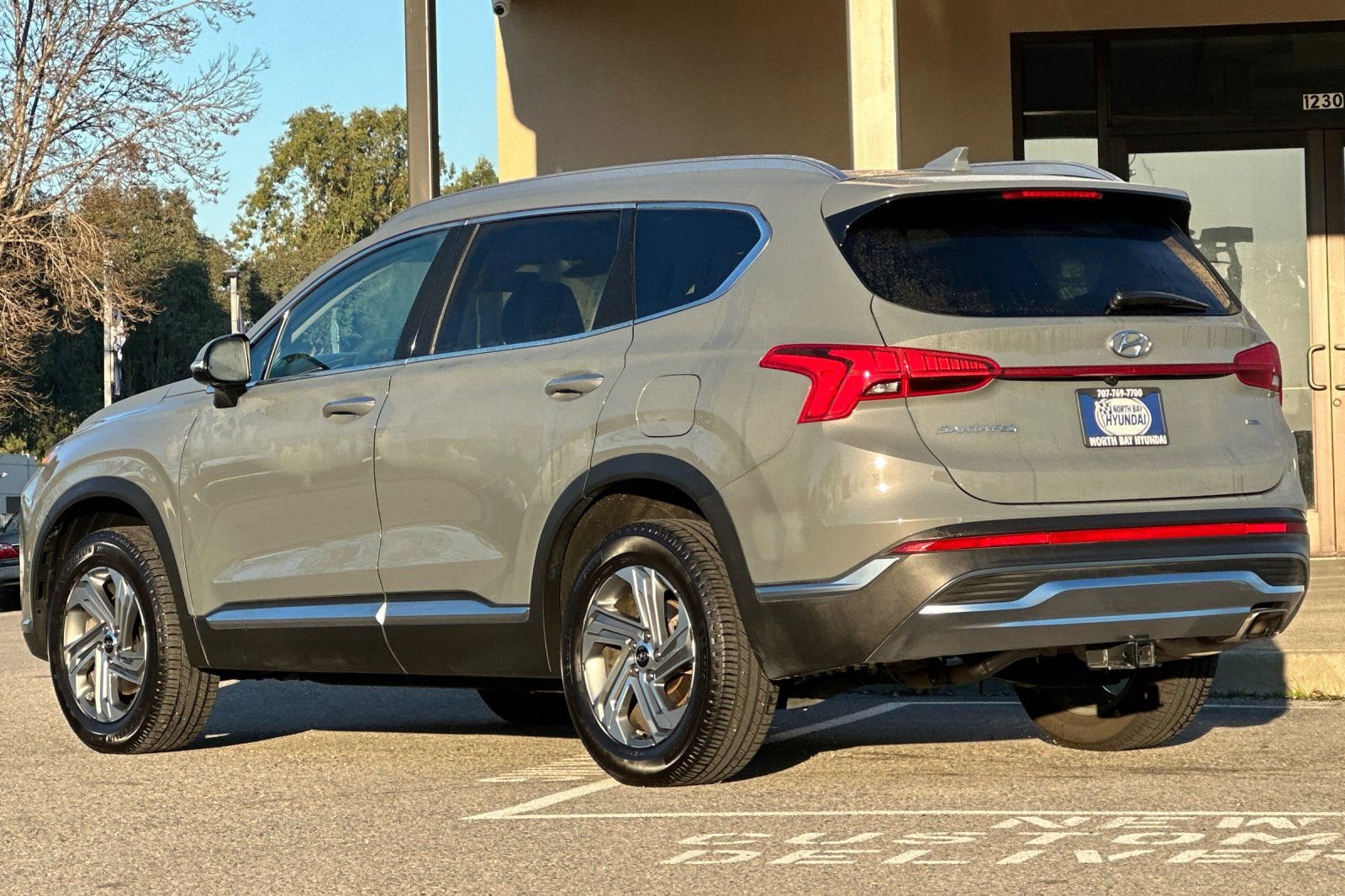 Used 2021 Hyundai Santa Fe SEL w/ Convenience + Premium Package image 6