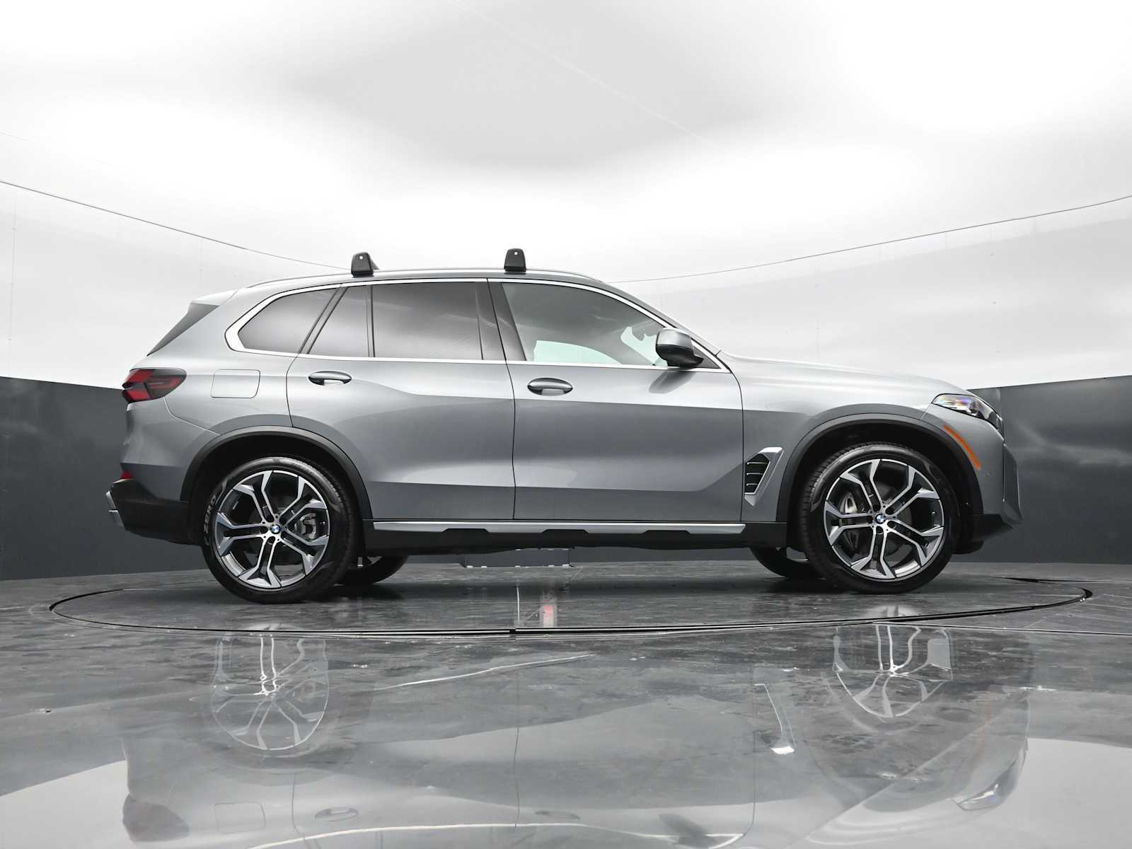 Certified 2024 BMW X5 sDrive40i w/ Parking Assistance Package RWD image 28