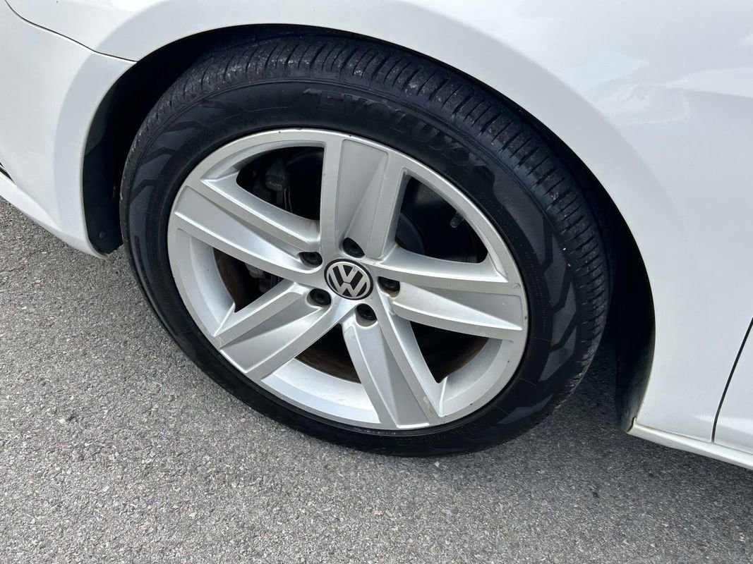 Used 2013 Volkswagen CC Sport image 9