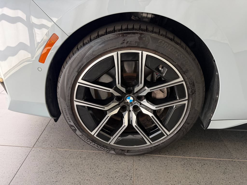 Used 2024 BMW 760i xDrive w/ Premium Package 2 AWD/4WD image 10