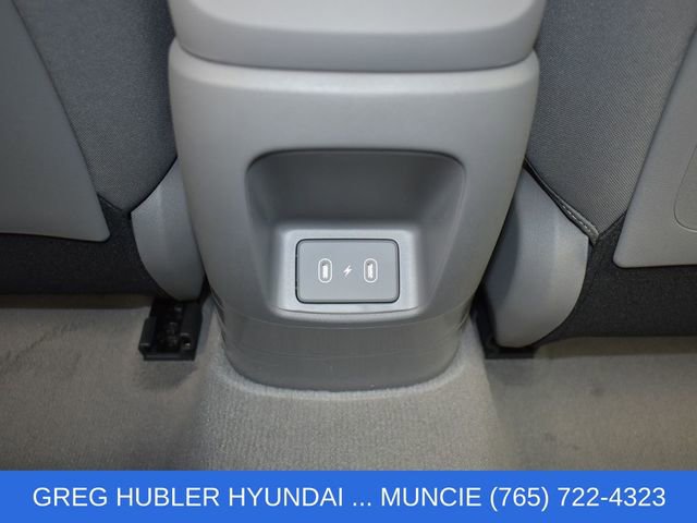 Used 2025 Hyundai Elantra SEL FWD image 31