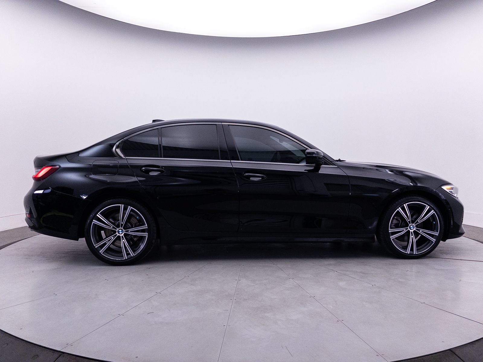 Used 2022 BMW 330i Sedan w/ Premium Package 2 RWD image 47