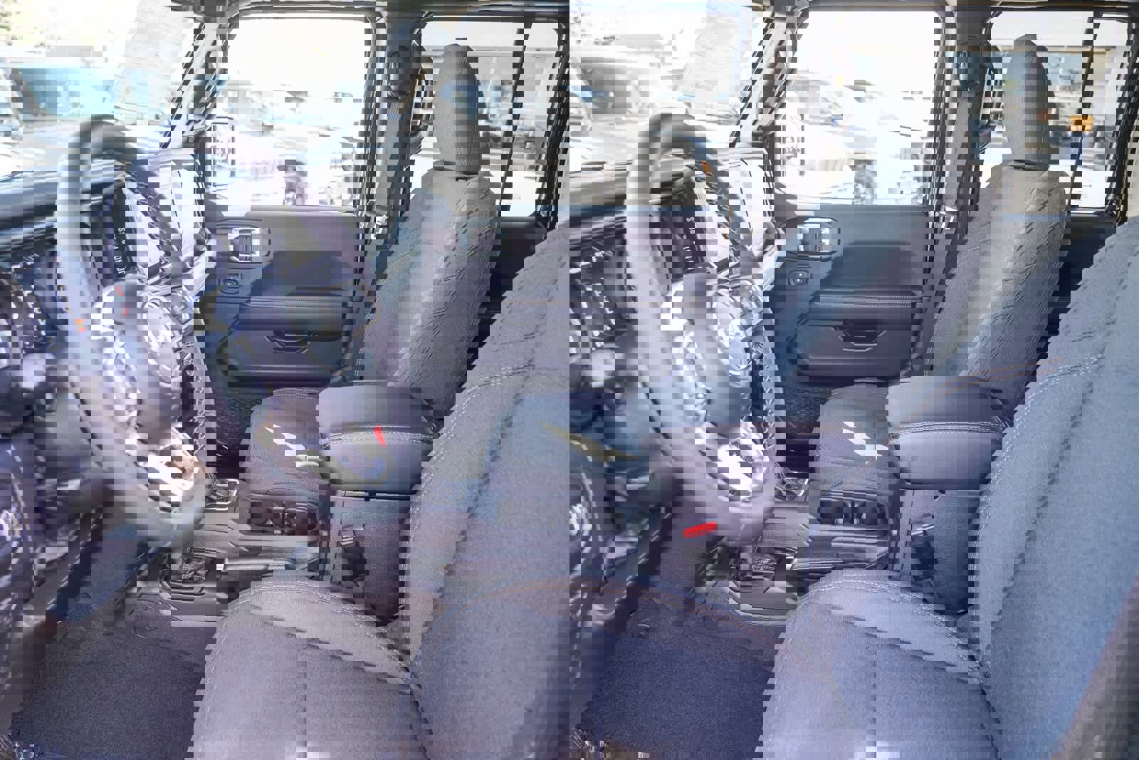 New 2025 Jeep Wrangler Sahara w/ Technology Group image 19