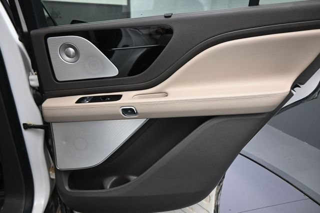 Used 2020 Lincoln Aviator Reserve w/ Equipment Group 202A AWD/4WD image 15