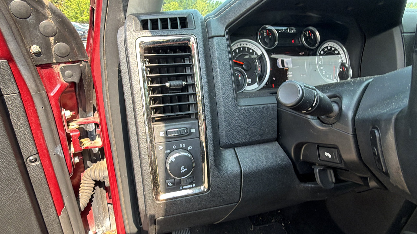 Used 2014 RAM 1500 Sport w/ Convenience Group AWD/4WD image 25