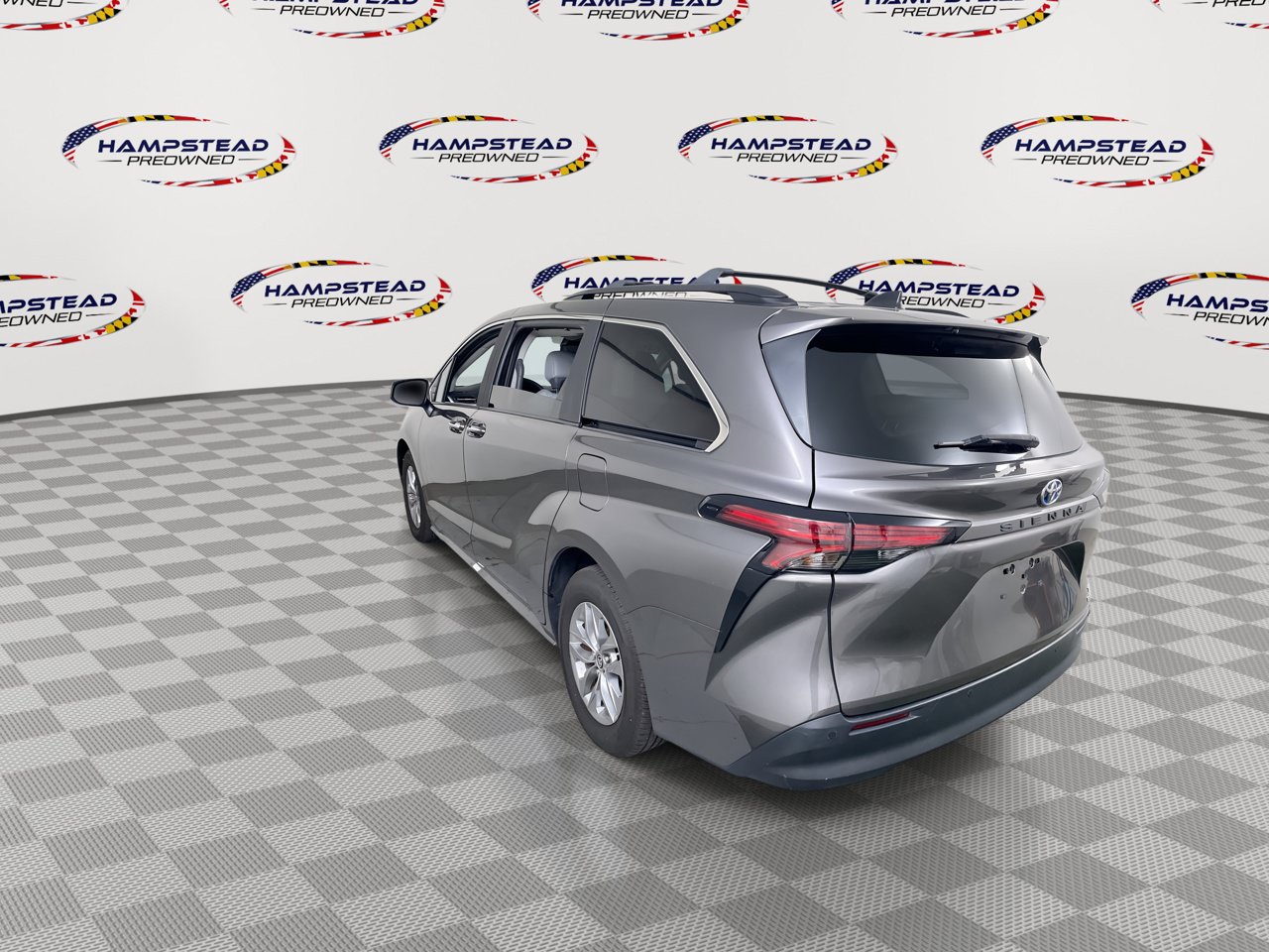 Used 2022 Toyota Sienna XLE FWD image 6