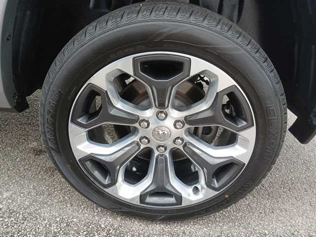 Used 2019 RAM 1500 Limited w/ Advanced Safety Group AWD/4WD image 17