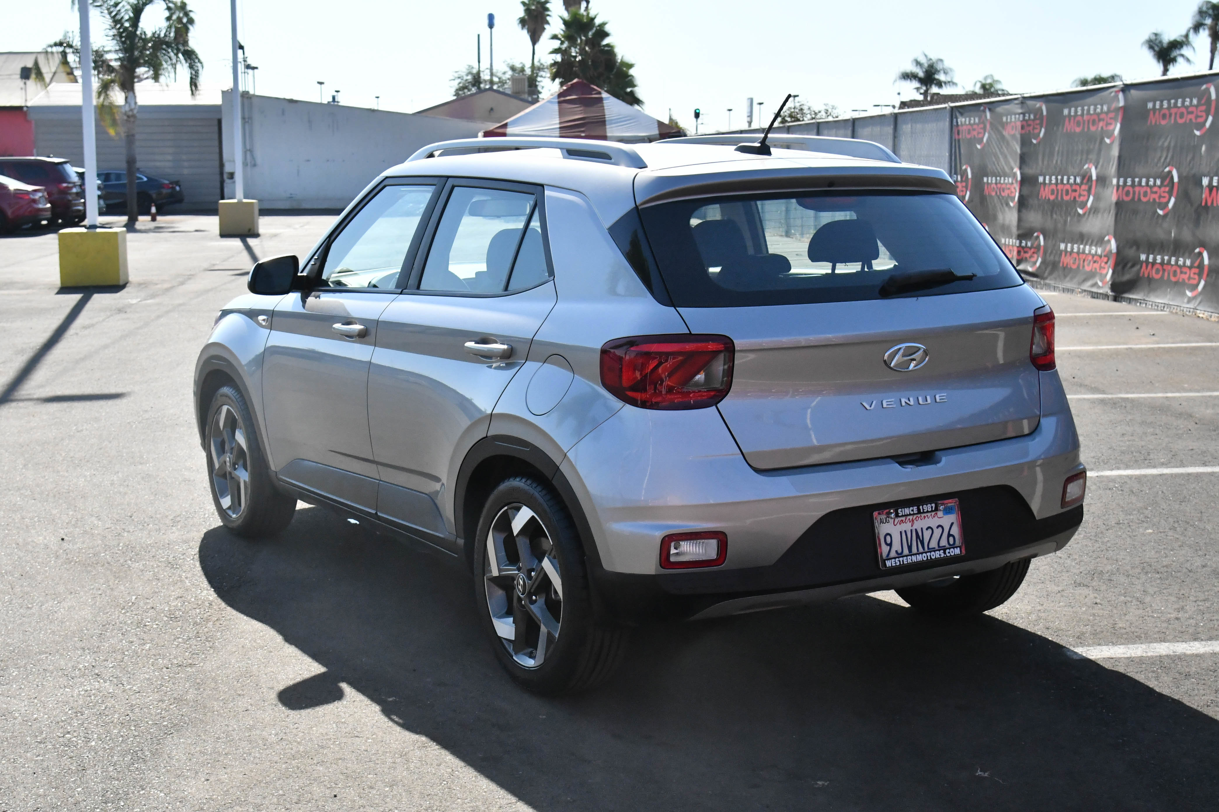 Used 2023 Hyundai Venue SEL w/ Cargo Package image 6