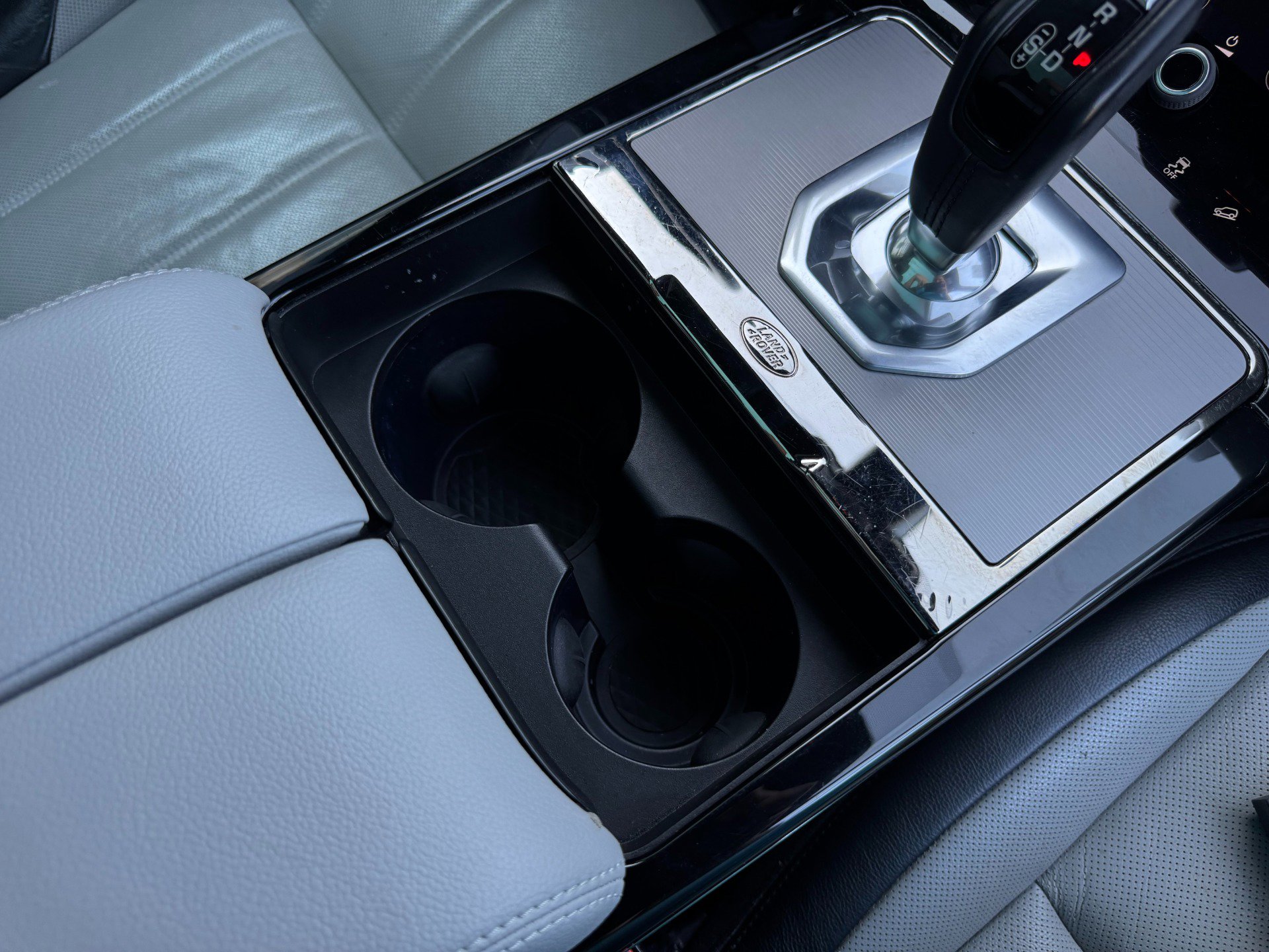 Used 2020 Land Rover Range Rover Evoque R-Dynamic SE image 34