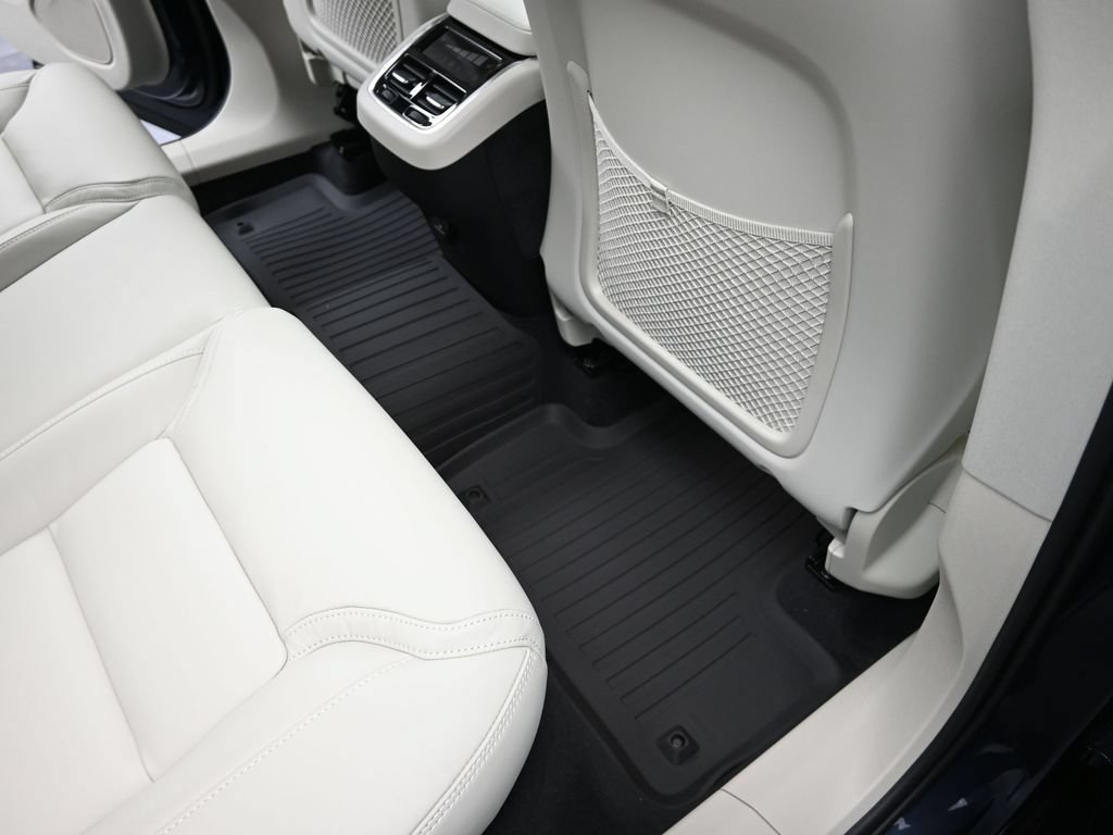 New 2026 Volvo XC60 B5 Ultra w/ Climate Package AWD/4WD image 18