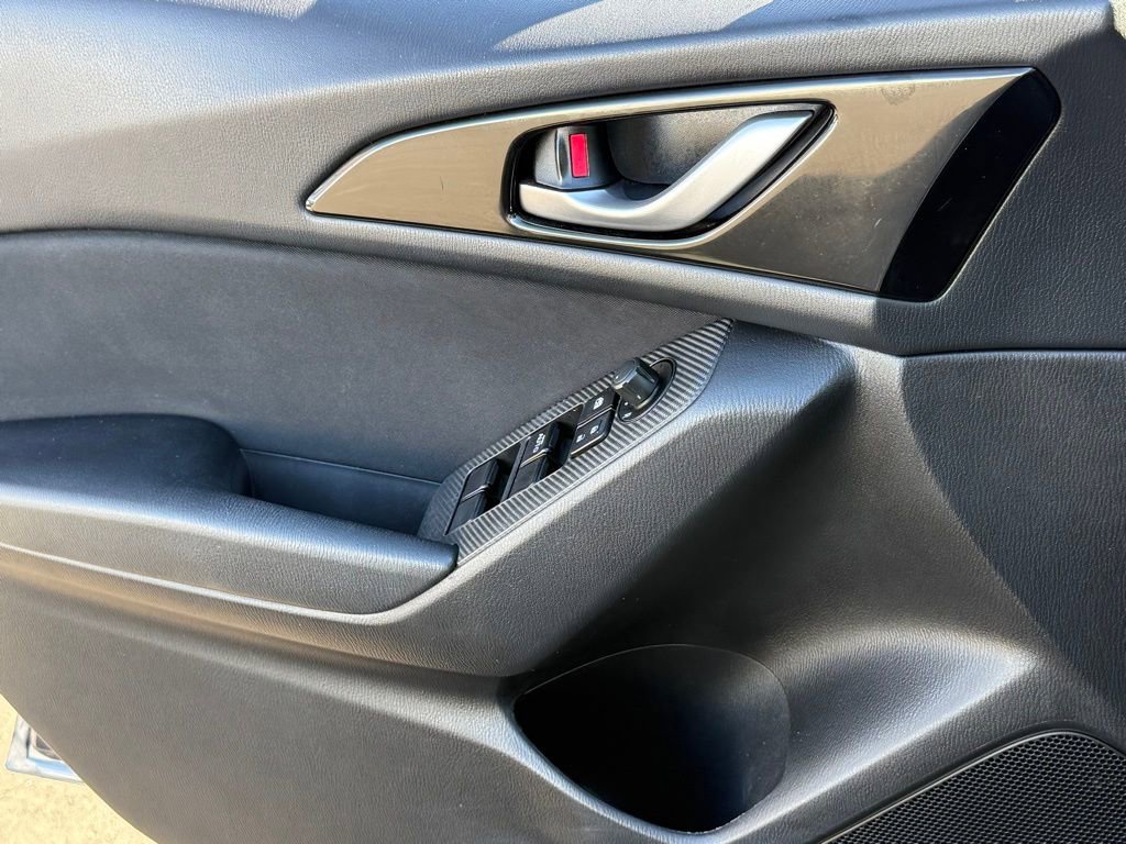 Used 2014 MAZDA MAZDA3 i Sport image 27