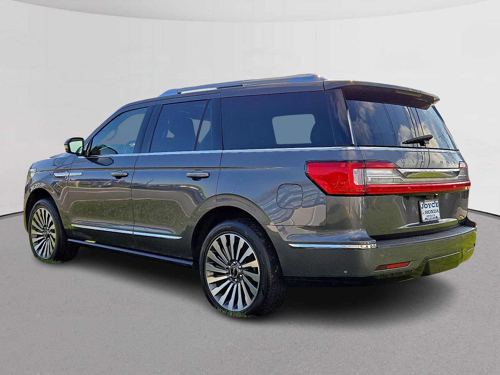 Used 2021 Lincoln Navigator Reserve w/ Luxury Package image 7