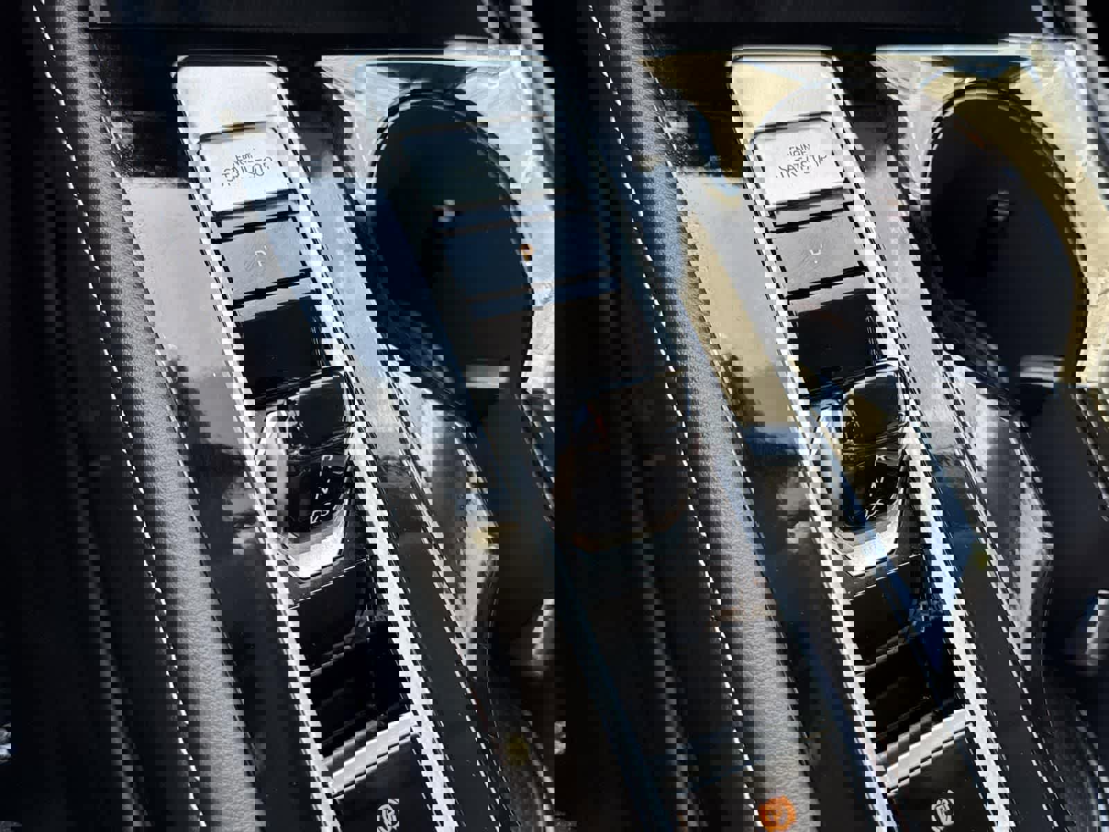 Used 2025 Volkswagen Atlas SE image 13