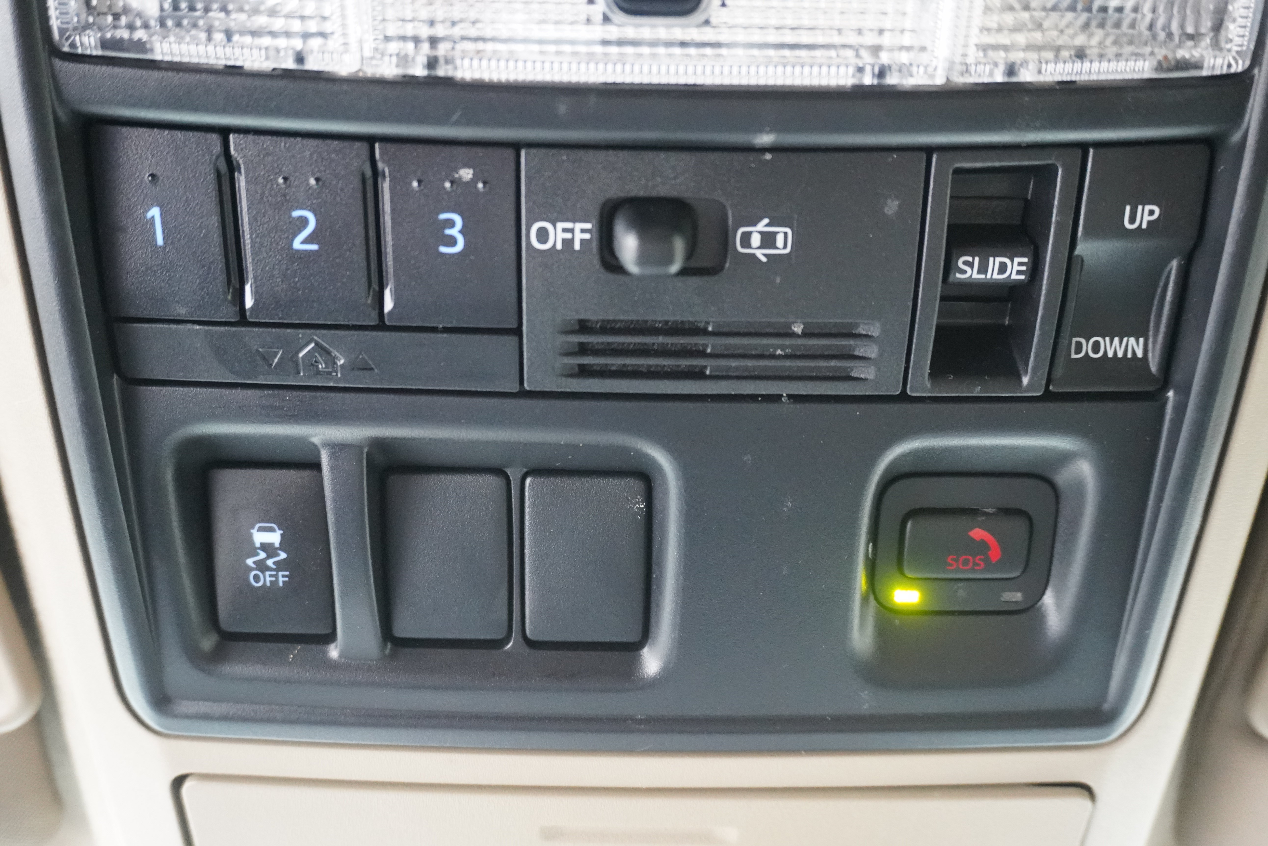 Used 2022 Toyota 4Runner SR5 Premium w/ Moonroof Package RWD image 25