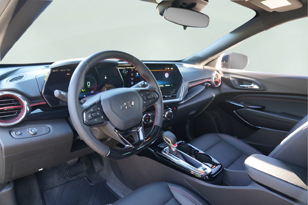 Used 2025 Chevrolet Trax RS w/ Driver Confidence Package FWD image 8