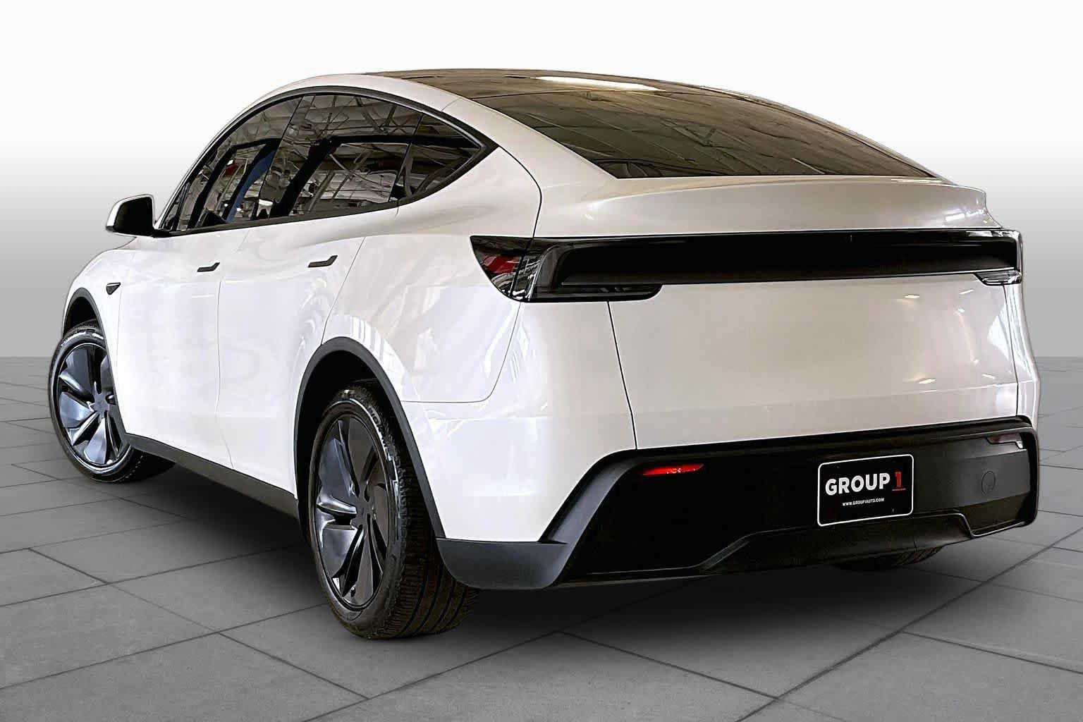 Used 2026 Tesla Model Y 2WD image 10
