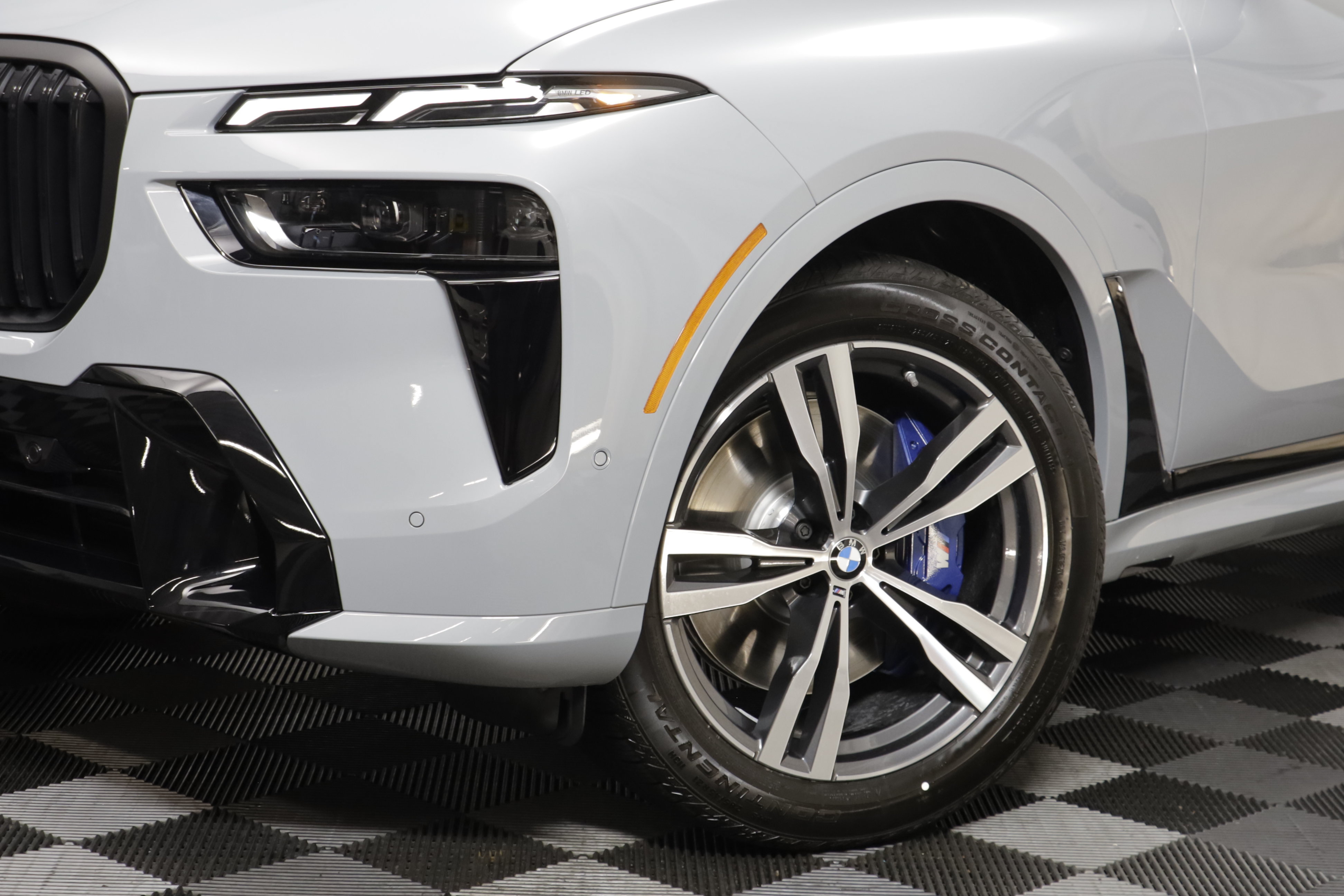 New 2027 BMW X7 xDrive40i w/ M Sport Package AWD/4WD image 4