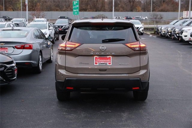 Certified 2024 Nissan Rogue SV image 6