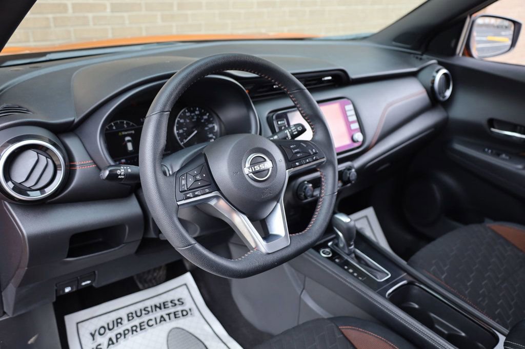 Used 2023 Nissan Kicks SR image 13