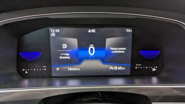 Used 2023 Volkswagen Tiguan SE w/ Panoramic Sunroof Package FWD image 24