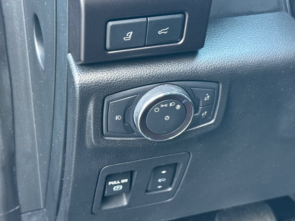 Used 2019 Ford Expedition Limited w/ Equipment Group 301A AWD/4WD image 15