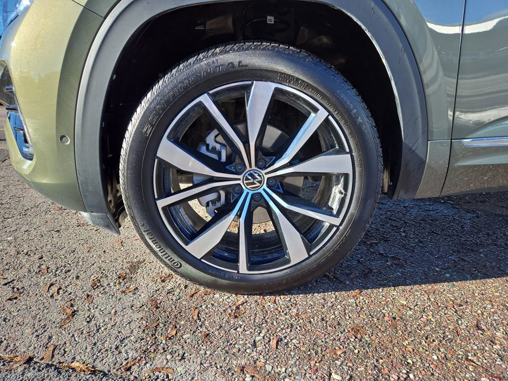 Used 2025 Volkswagen Atlas Cross Sport SEL Premium R-Line image 10