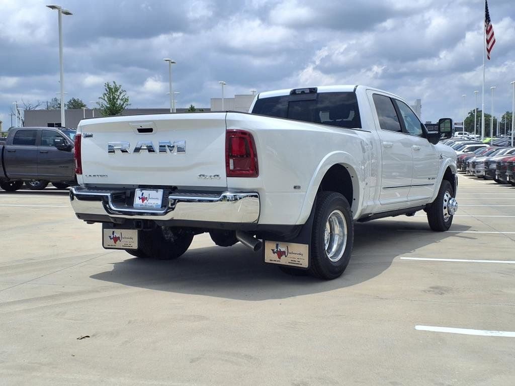 New 2025 RAM 3500 Limited image 15