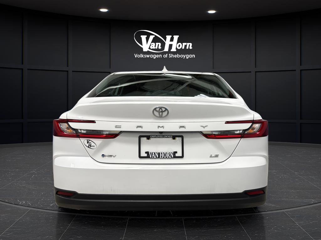 Used 2025 Toyota Camry LE image 4