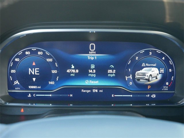 Used 2024 Chevrolet Suburban Premier image 23