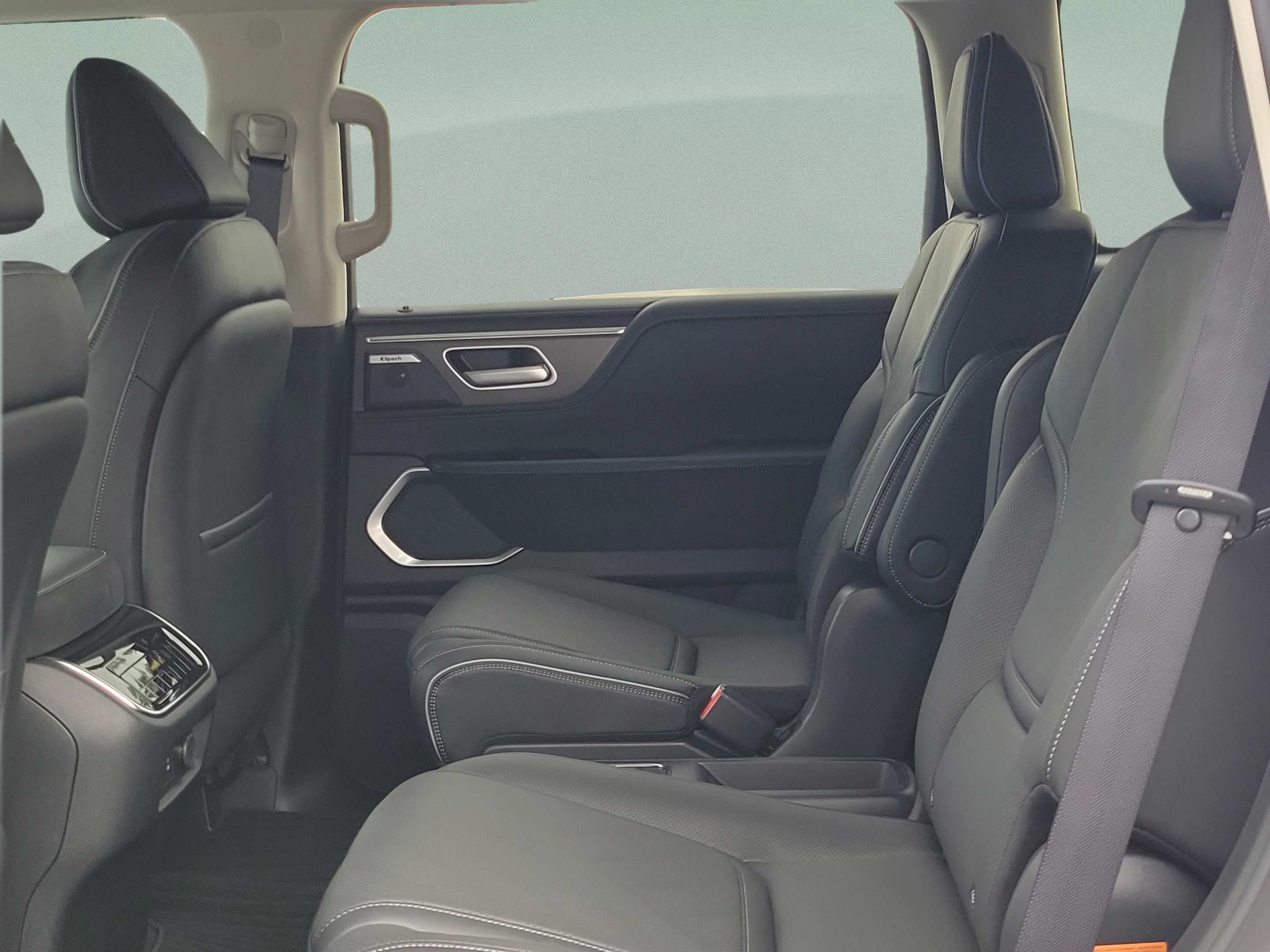 New 2027 INFINITI QX80 Luxe w/ Cargo Package RWD image 8