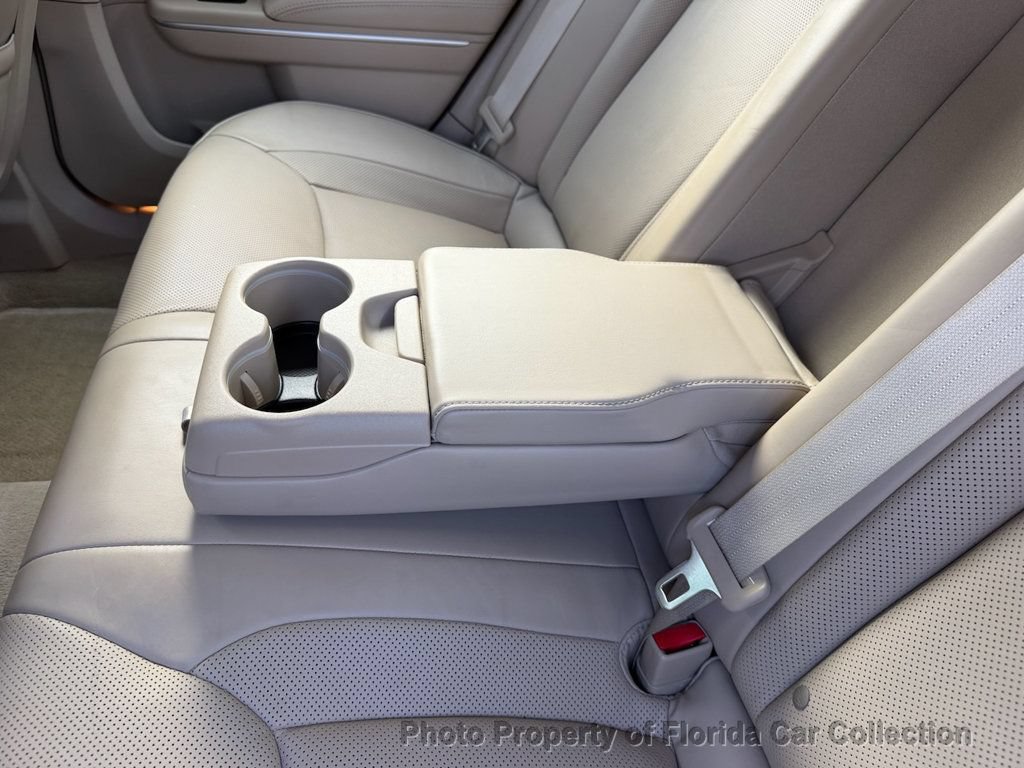 Used 2013 Chrysler 300 C RWD image 48