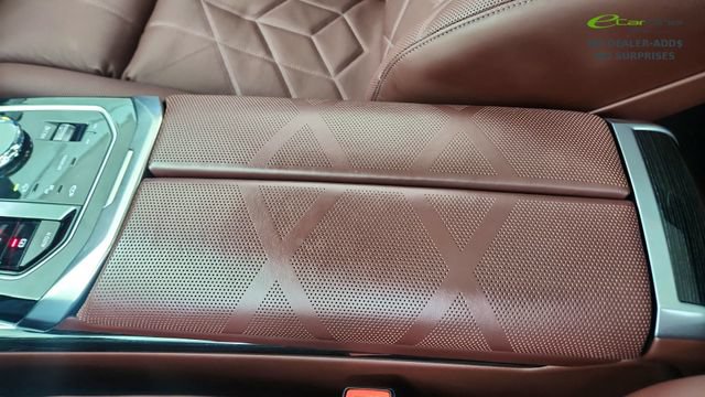 Used 2025 BMW i7 eDrive50 w/ M Sport Package RWD image 49
