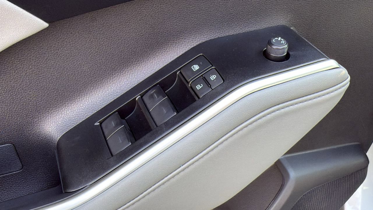 New 2025 Toyota Highlander XLE image 11