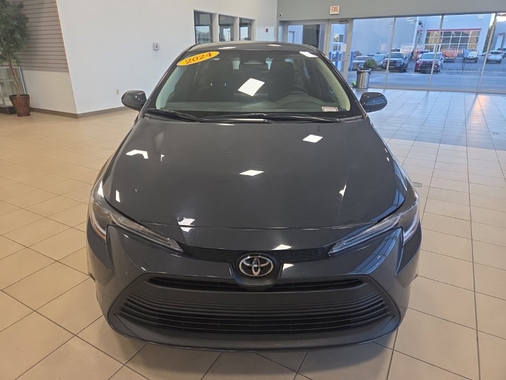 Used 2024 Toyota Corolla LE image 4