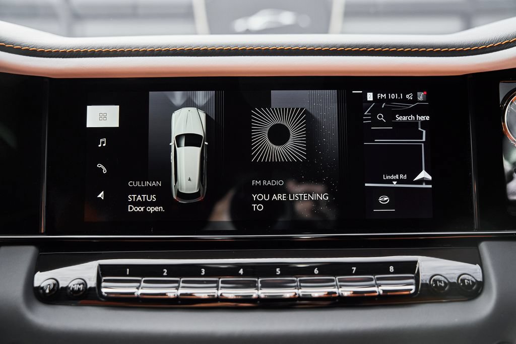 Used 2025 Rolls-Royce Cullinan AWD/4WD image 85