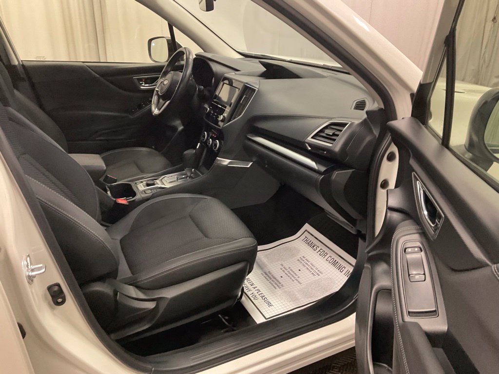 Used 2024 Subaru Forester Premium AWD/4WD image 32
