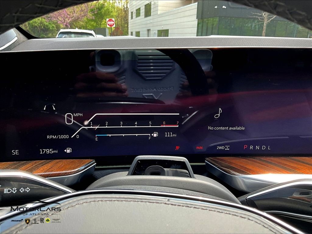 Used 2025 Cadillac Escalade ESV Premium Luxury Platinum image 17