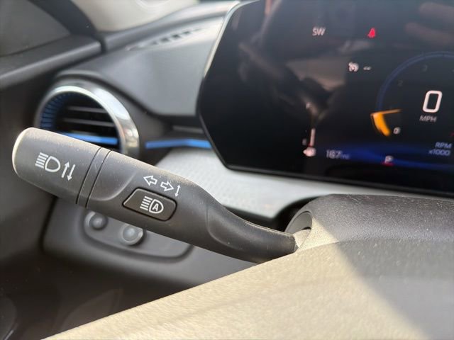 Used 2025 Chevrolet Trax LT w/ LT Convenience Package image 17