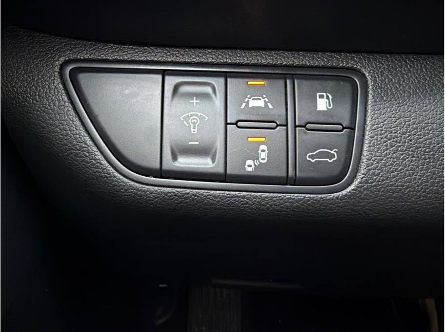 Used 2019 Genesis G70 2.0T Advanced w/ Prestige Package image 28