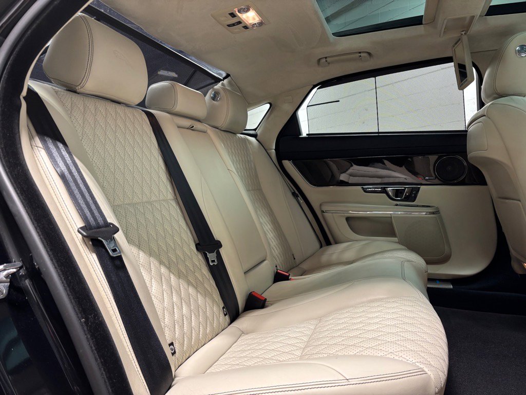 Used 2019 Jaguar XJ L Supercharged image 40