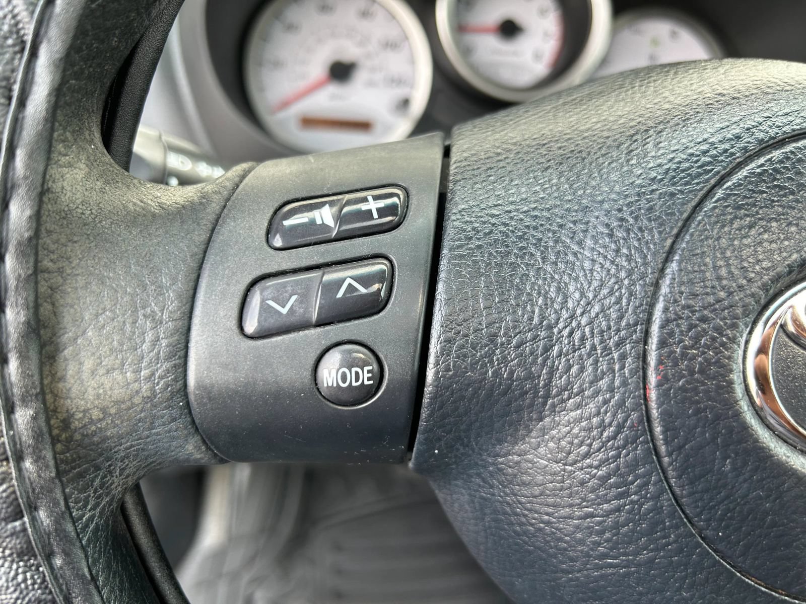 Used 2005 Toyota RAV4 2WD w/ Sport Pkg image 12