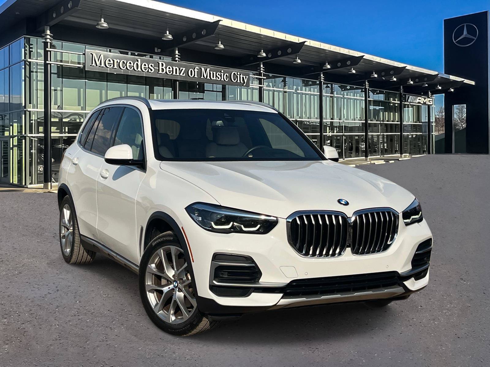 Used 2022 BMW X5 xDrive40i w/ Premium Package AWD/4WD image 1