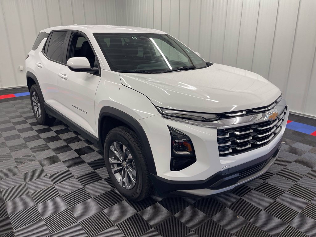 Used 2026 Chevrolet Equinox LT AWD/4WD image 3