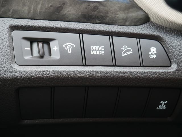 Used 2018 Hyundai Santa Fe Sport w/ 2.4L Value Package 02 image 30