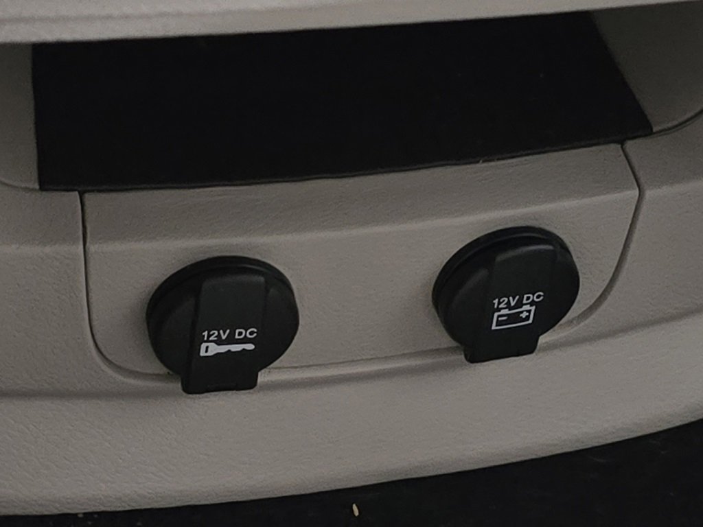 Used 2019 Dodge Grand Caravan SE w/ UConnect Hands-Free Group image 28