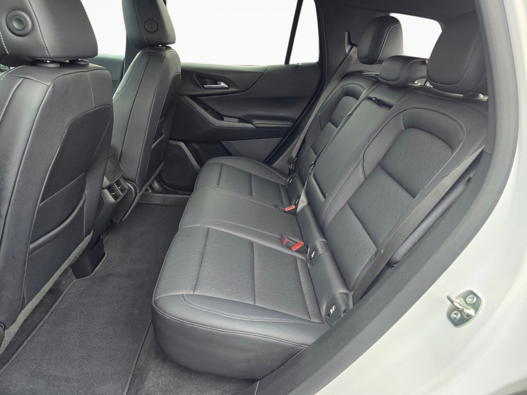 Used 2025 Chevrolet Equinox LT w/ Convenience Package II FWD image 18