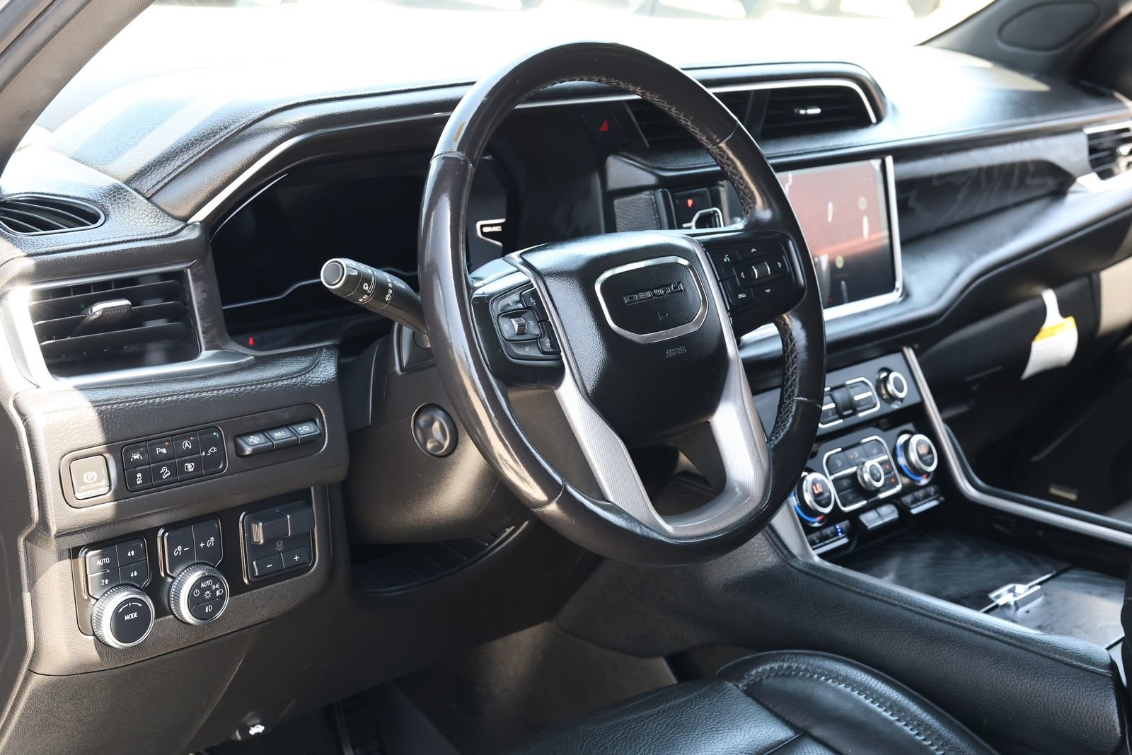 Used 2022 GMC Yukon Denali w/ Max Trailering Package AWD/4WD image 14
